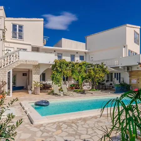 Barbara 3 By Guide Apartman Tribalj