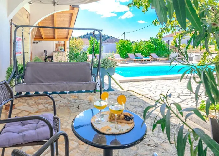 Apartman Barbara 3 By Guide Tribalj